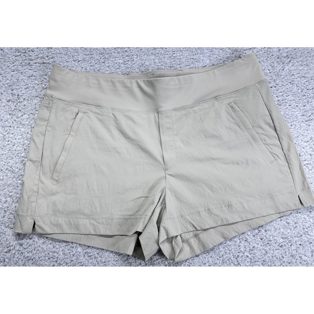 NWT Athleta Trekkie North Short Khaki Tan Plus 18 Pockets Stretch Comfortable